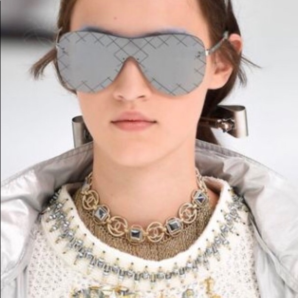 SOLD!!!! AUTHENTIC CHANEL SUNNIES Airline runway❤️ - Picture 5 of 7